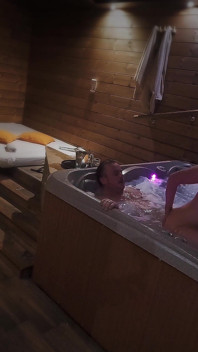 Sex incitant gratuit cu matură sexy dolofană Dada Deville