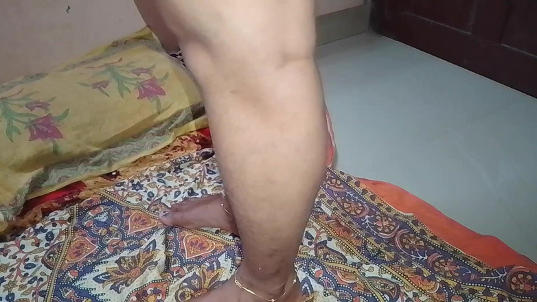 LEGSCOUPLE12: Indiana village gal mostra seu corpo nu na frente do...