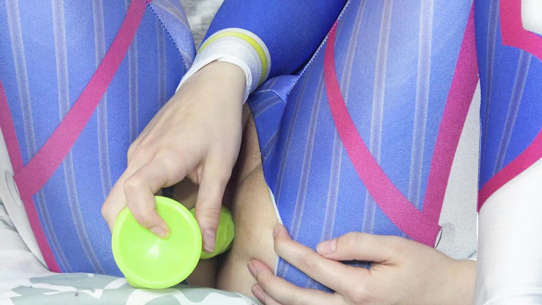 LustfulGeeks: D.va smyslná anální masturbace