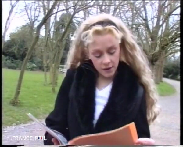 French Family Secrets: ต่างหูทองคือตัวเล็กสกปรกเงียนสุดๆ!