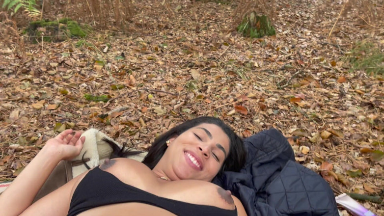Sexy and Married: Těhotná manželka šuká v lese