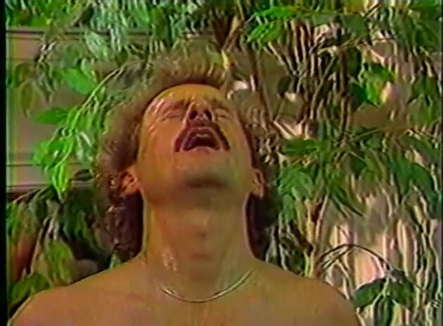 Old Good Porn: Islak amcığı büyük bir yarakla derinden sikilirken ateşli tatlı kız...