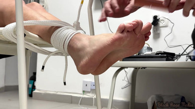 Miriam Slave: Miriam's bondage -beproeving