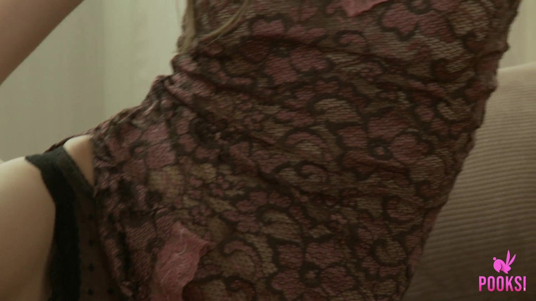 Pooksi: chhote stan vaali kolej kamsin Lynn apni hot choot men...