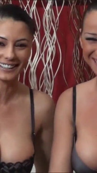 Vibrator dublu pentru Sofia Cucci și Martina Gold
