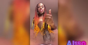 Frumoasa Cleopatra neagră se rock tare și cu picioarele deschise pula unsă cu ulei pula lucioasă care suge buzele parfumul meu dulce și murdar este atât de sexy