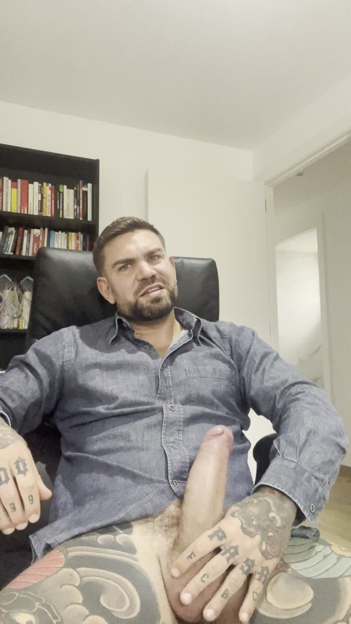Juan Lucho Gay: Я мастурбую лише в одязі