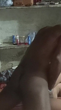 Köylü kız erkek arkadaşını sikiyor
