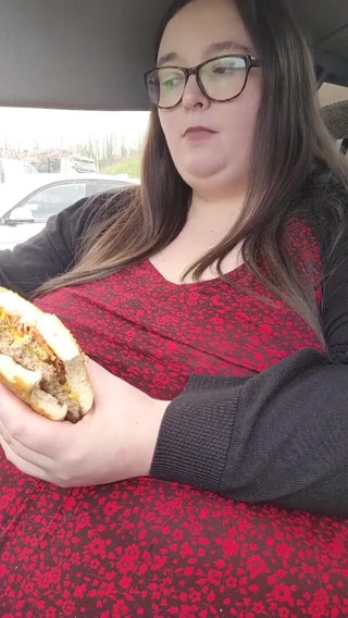 SSBBWLadyBrads: I love stuffing this belly with BK