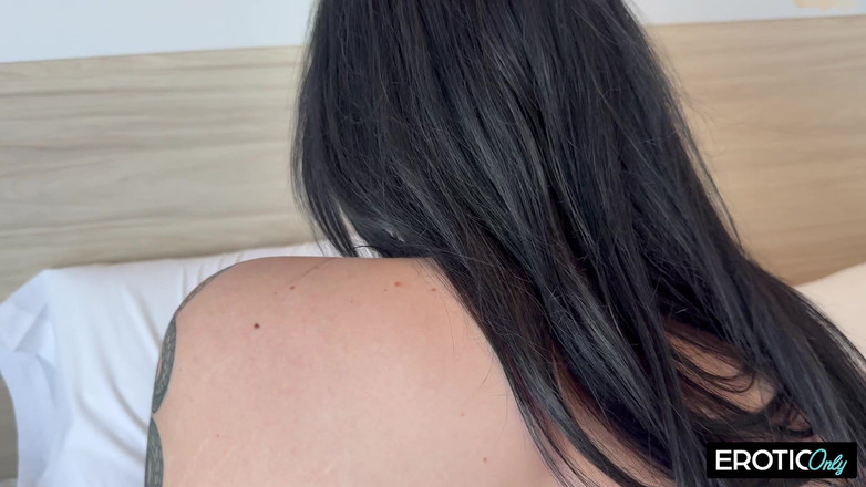 EroticOnlyClips: Cewek bertato ini lagi asik muasin memeknya sendirian di pantai -...