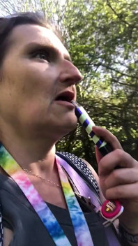 Fute-mă! Aveam nevoie de pișat într-un loc în aer liber!