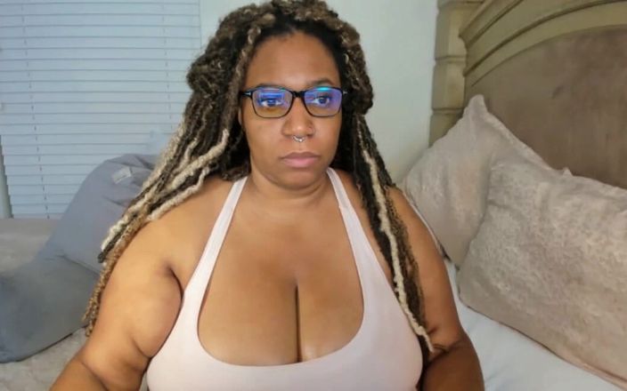 Josie4yourpleasure: Mă masez cu ulei în lenjerie CK
