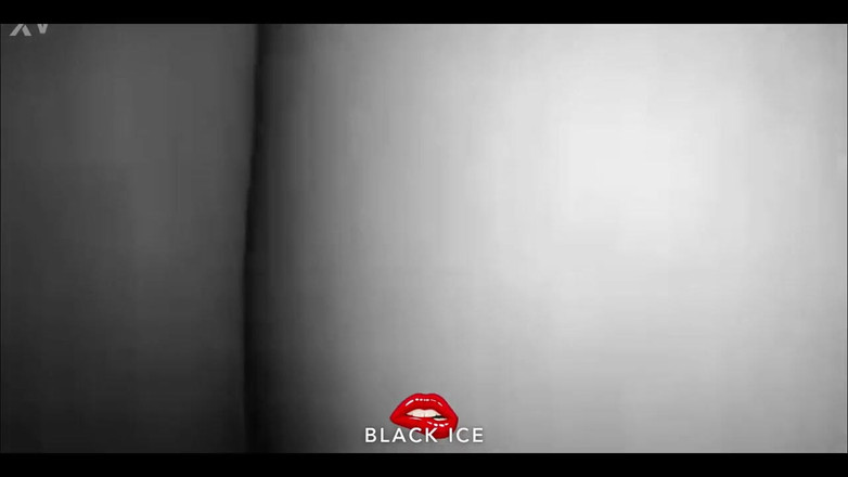 Mighty Adrian - Black Ice: Carina ragazza nera con culo caldo mi ha fatto venire