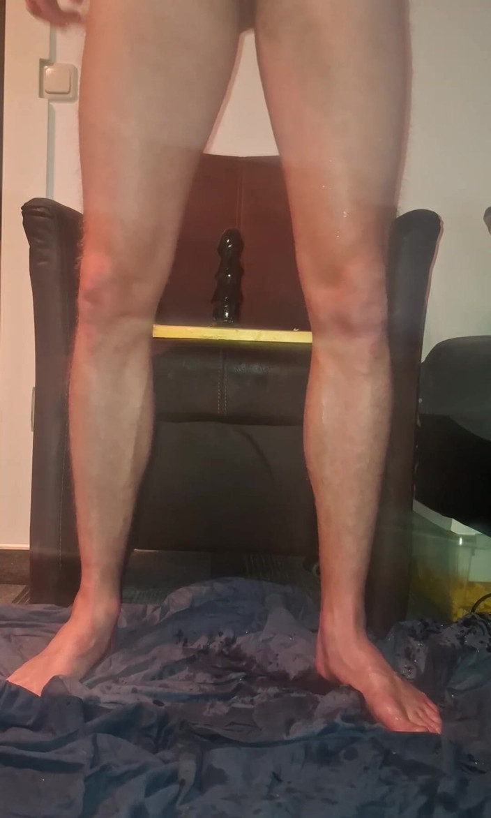NoFace Twink X: Gay Twink Pissing Orgasmus při jízdě na robertku