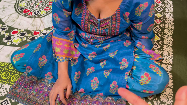 Riya Chowdhury: Moje drahá Bhabhi potřebuje kondom na šukání se mnou