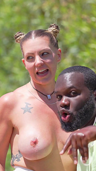 Semaj media whoiskateh è con il venditore di reggiseno orribile!