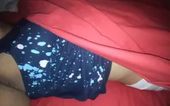 Mát-xa âm hộ đầy lông mập mạp của vợ tôi