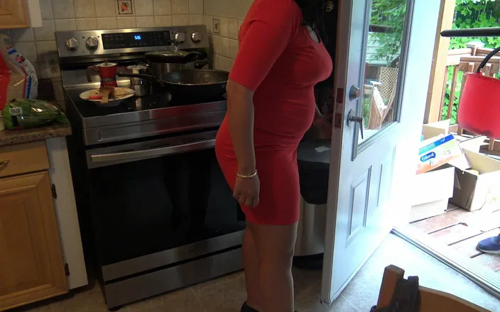 Souzan Halabi: Cheating Wife Gets Creampied by Plumber While Husband Is at...