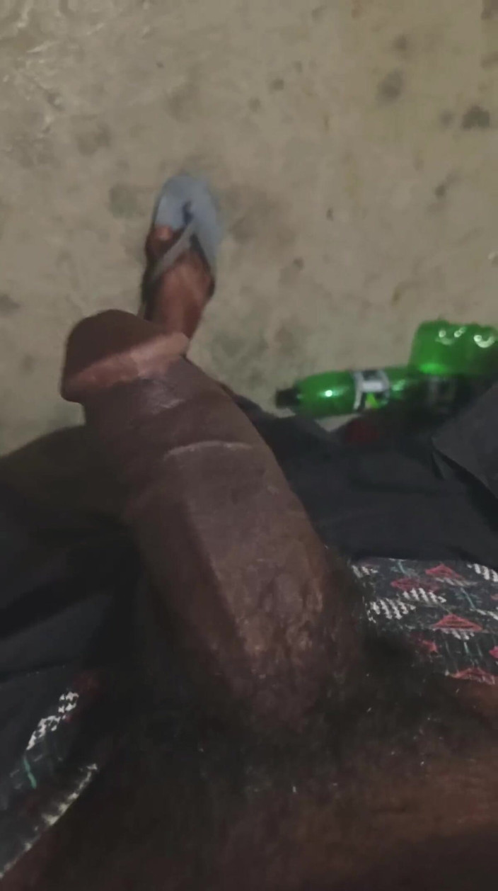 Beckett: Chico indio en masturbación con la mano en video para...