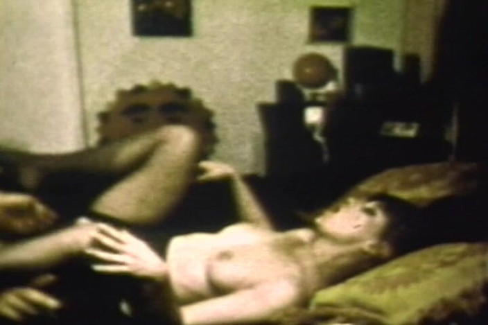 Lovers Of Vintage: Green-tinted Cum Guzzlers Drain Studs in Retro 9-minute Orgy