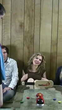 Addie e Simon sono tornati per un intenso spogliarello Di Noname gioco