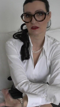 Vaše překvapivá návštěva nevlastní matky: Sledujte rozhovory a JOI, Lady Victoria Valente