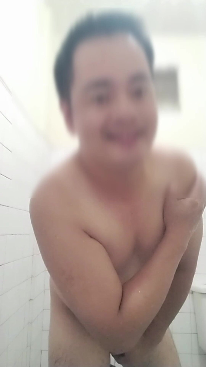 Talahib23: Ducha caliente? Tengo una polla caliente
