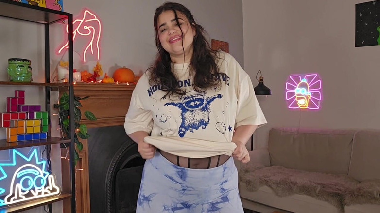 LuciaLatinaGomez: ショートストリップティーズダンス - あなたのお気に入りのラティーナ、あなただけの