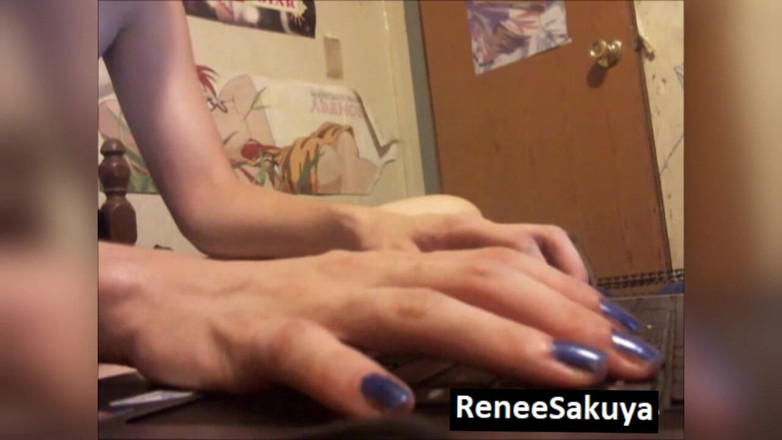 Renee Sakuya: Mengabaikan awak menaap di komputernya