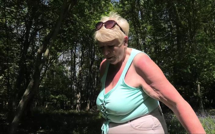 Uk Joolz: Pris de court dans les bois