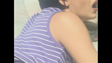 Blitzporn: Ursula Moore: slicka min fitta... Den är din...