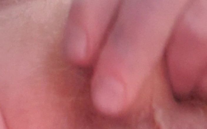 Redhairy4u: Můj drobný čůrák klouzající čůrák