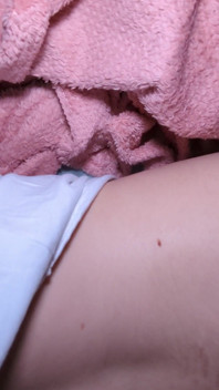 Dzielenie łóżka z moją macochą. Gorący seks z niegrzeczną mamusią