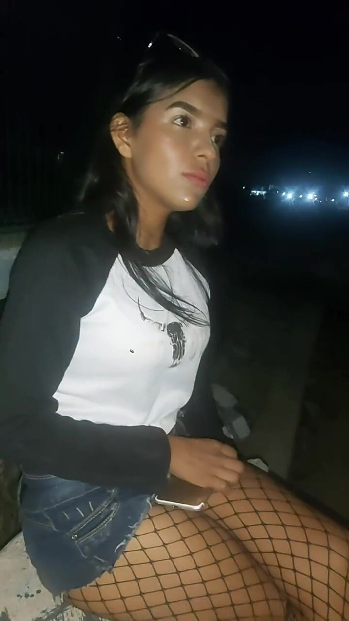 Angelhotmex: Uma Mulher Desconhecida de 19 anos - Angelhotmex