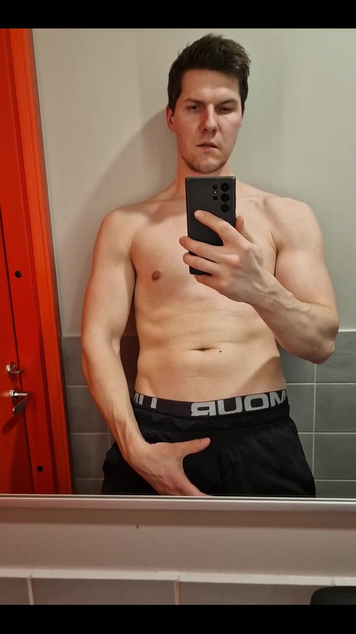 Awesome A: In der umkleidekabine des fitnessstudios