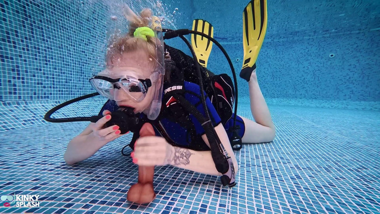 UKCuteGirl Lucy Lauren: Entrenamiento de buceo de garganta profunda