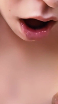 เลียห์ ลัฟ ยื่นมือไปจับควยดำยักษ์ยัดเข้าไปในหีตอดแคบ