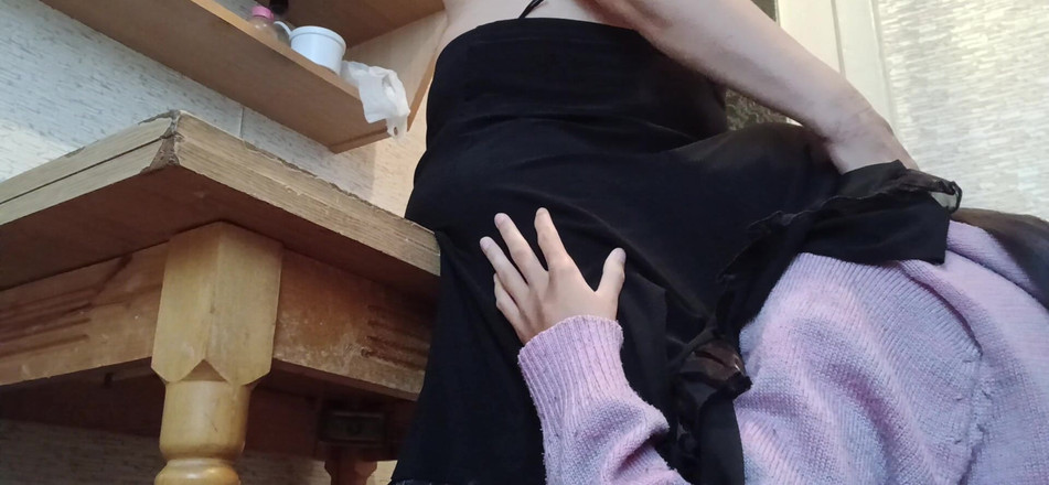 Lesbian-candys: Mój chłopak złapał mnie ze swoją mamą, ale nie widział,...