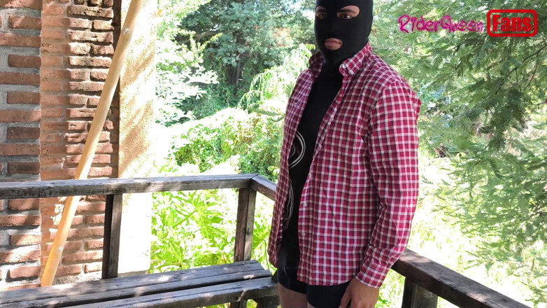 Riderqueen: 팬을 위한 비디오, 내 테라스의 정원사