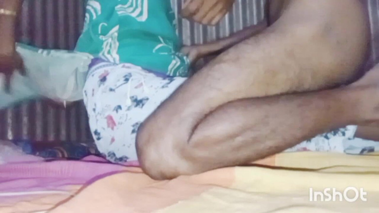 AmpleOunce283: 27 října 2025 Desi vesnice žhavá Bhabhi sex se sousedem