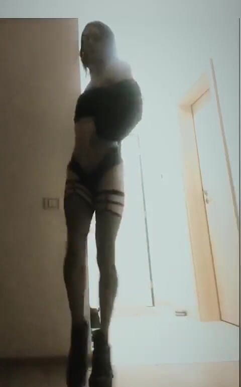 TS Kylie Star: Yarağına böyle doğru yürüyorum