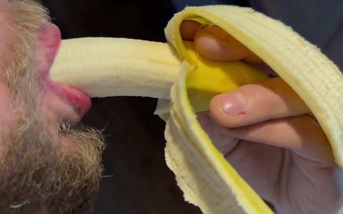 Fem Bi: Instruktioner hur en slampa äter en banan på rätt sätt