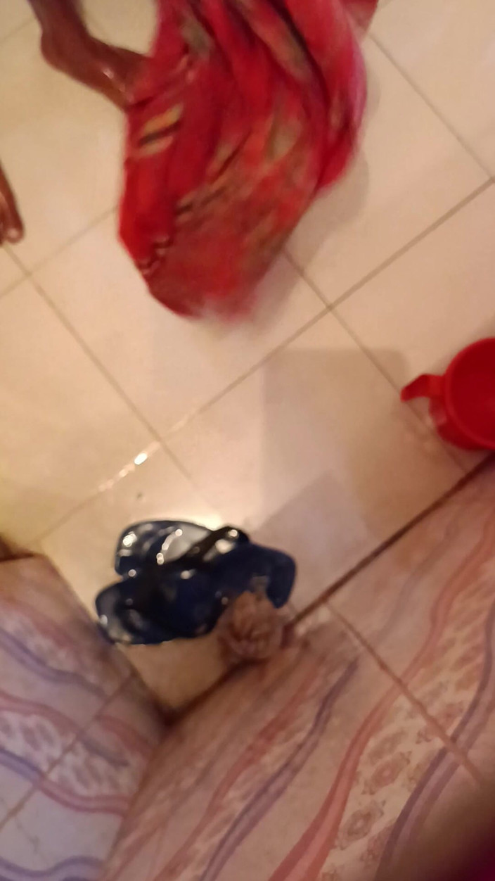 a-adix: Тусуватися у ванній кімнаті. тільки один чоловік. sexxx відео