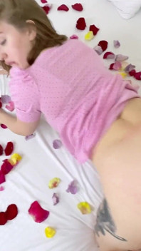 Sexy Babe Made a Gift on Valentine's Day. Blowjob and Two Poses. POV