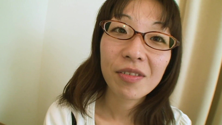 Japan Lust: Nobuko, femme au foyer japonaise ringarde, a faim d'une bite...