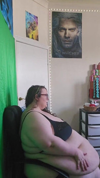 Side on Belly Goddess SSBBW Ladybrads