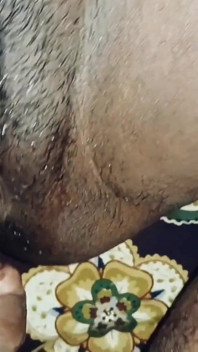 Pantat bahenol dan pantat bahenol temanku pertama kali di-anal sampai muncrat