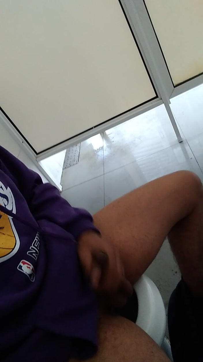 AlexAlejandro13: Masturbation in a Naturgy Bathroom