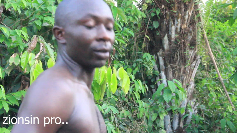 Zion: Muito dia homem de Uganda se divertindo com sua namorada...