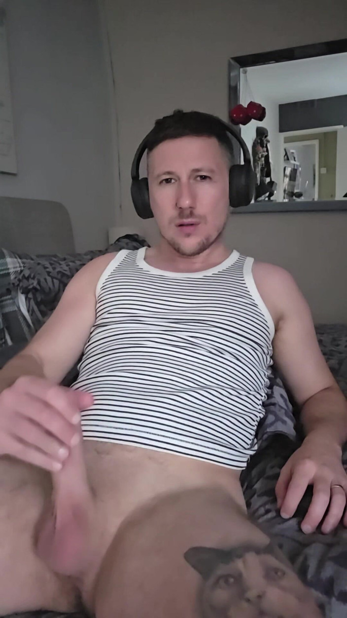 gaynaughtywelsh: Adoro un piccolo gioco da solista adoro essere una troia...
